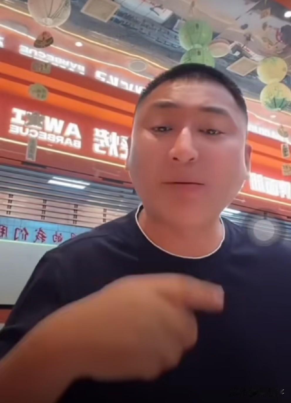 铁岭小辉专场李舒克！铁岭小辉好比自爆炸d，走到哪里都有爆炸