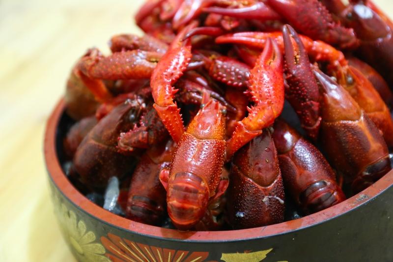 今日美食必须好好晒一晒！我做了家常三菜一饭。有5分钟就能搞定的清蒸虾，基围虾50