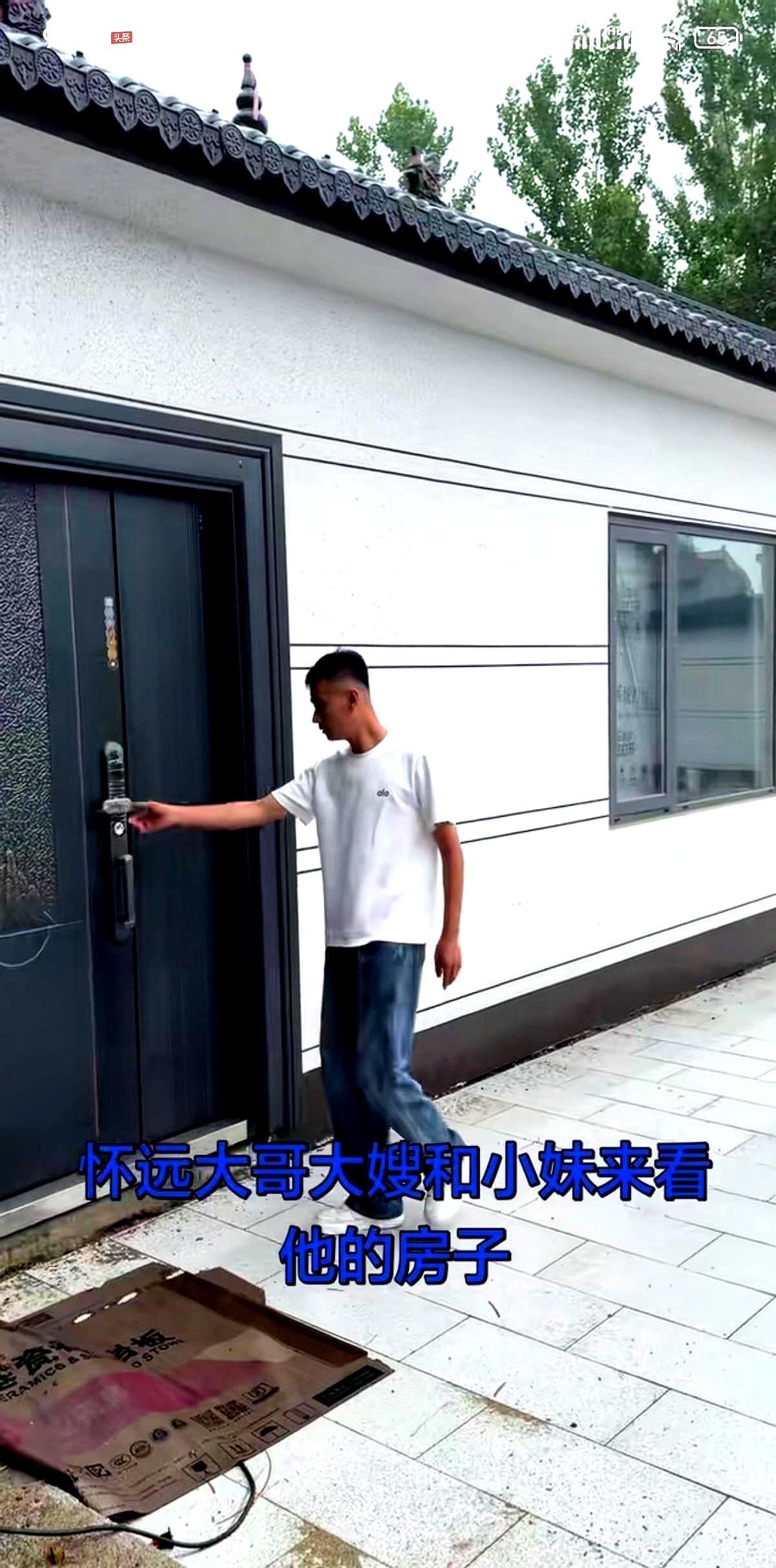 房子都封顶了，家却先散了，这事听着是不是挺扎心？说白了，最让人难受的不是没房，
