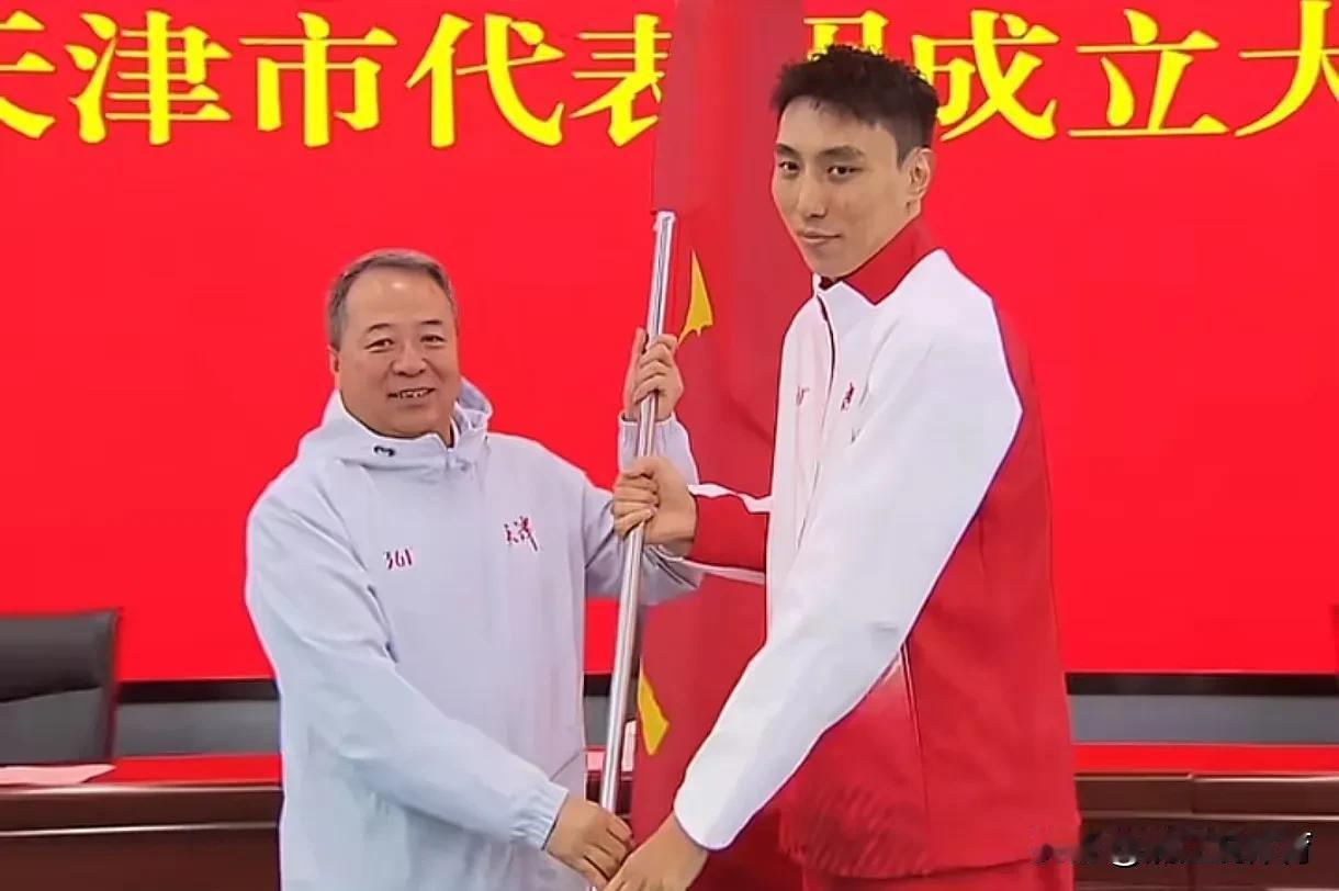 李盈莹无缘天津代表团团旗的主要原因:1、避嫌。李珊主要就是分管篮球和排球两个大项