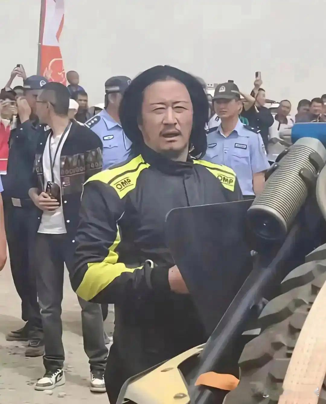 吴京果然是满族人无疑，不化妆的吴京有典型的满族面观。