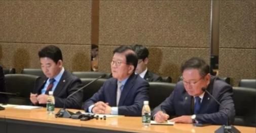 大家有没有发现一个现象，这次韩国特使团来访华，几乎所有中方代表都高调的提到了韩国