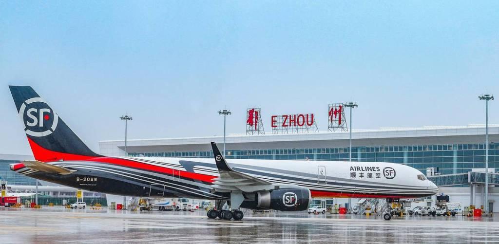 顺丰机场建在湖北鄂州，原因很不简单。2013年顺丰就打算在中部建货运枢纽机场，