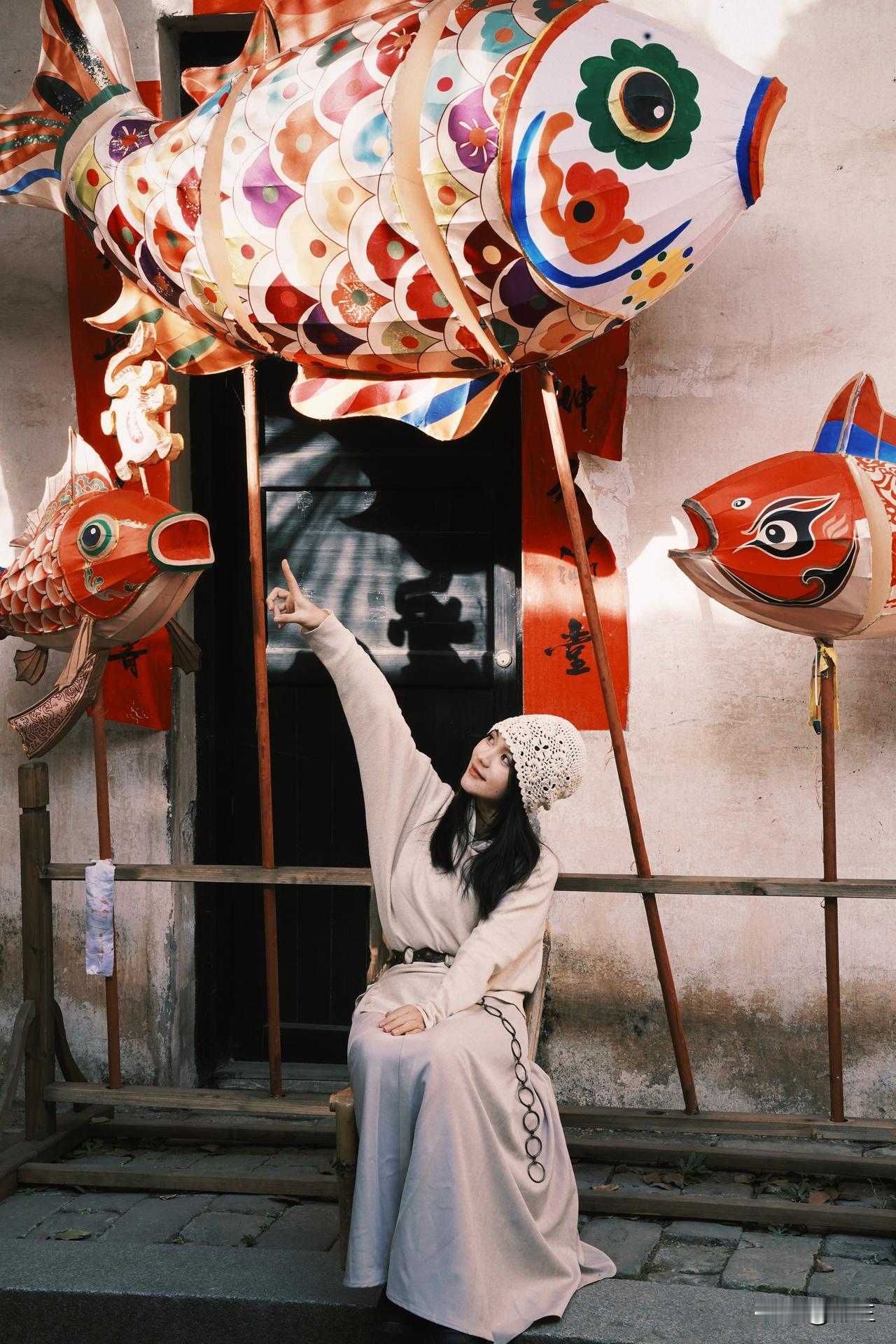 我妈妈说：以后让我找老公不要找太有钱的。1、太有钱的男人都是会花心的，不可能围