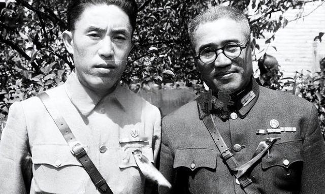 这个人叫廖耀湘。1945年，他坐着飞机，率领着全中国最精锐的新六军，空降南京。整