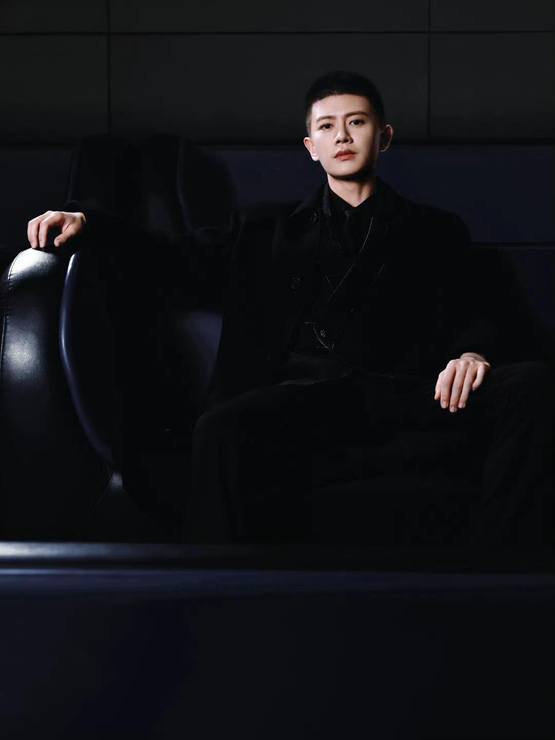 你们觉得任嘉伦帅吗？自从风与潮这部剧开播以来，关于任嘉伦的各种话题热度那是蹭