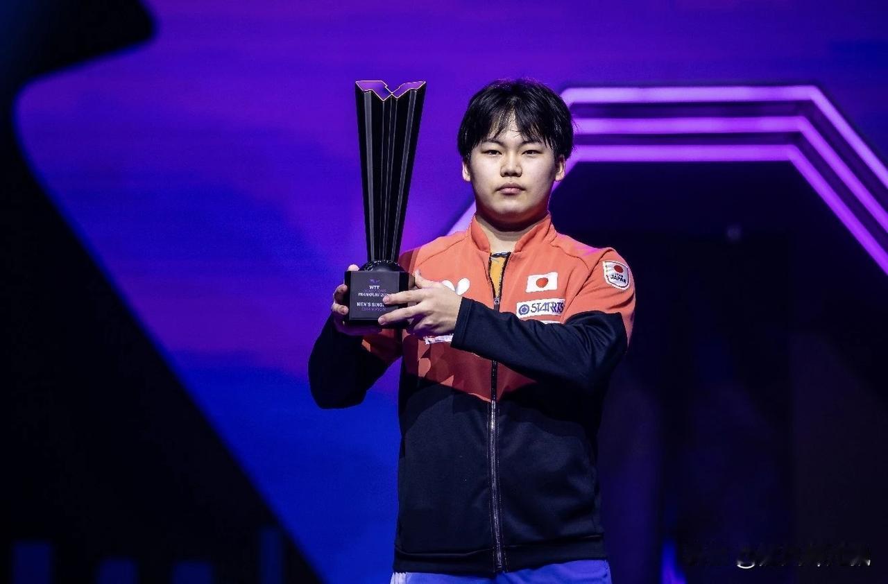 松岛辉空一不小心就夺冠了。松岛辉空继蒙彼利埃夺得亚军后，终于在法兰克福兑现了