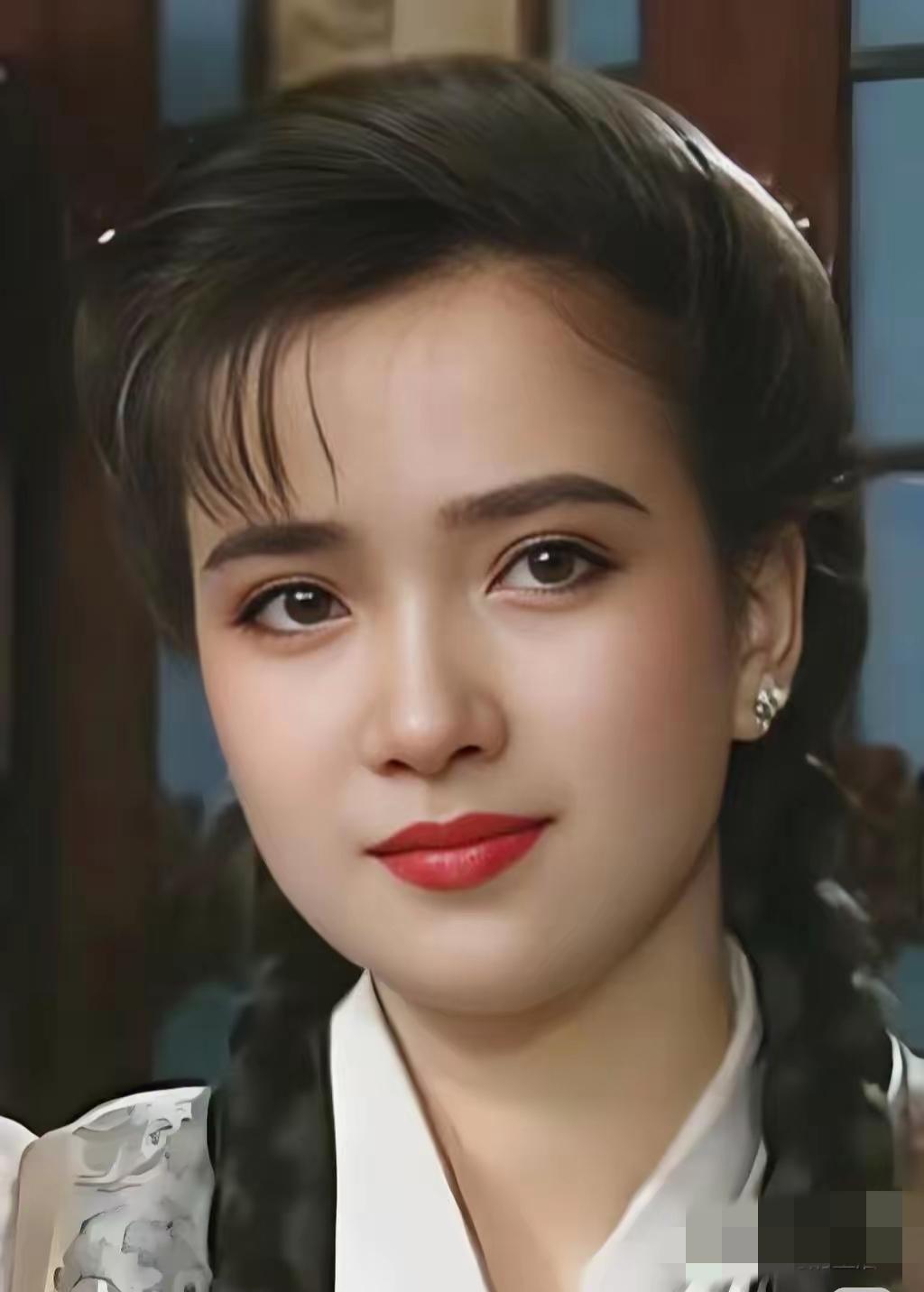 刘威没送挽联，许亚军也没送挽联，真正让人破防的是唐国强，不光特意送来挽联送别，更