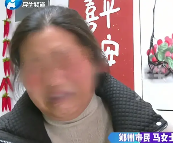 女子搬进新房后，楼下邻居频频投诉，说她制造噪音扰民。可女子自己清楚，家里人什么都