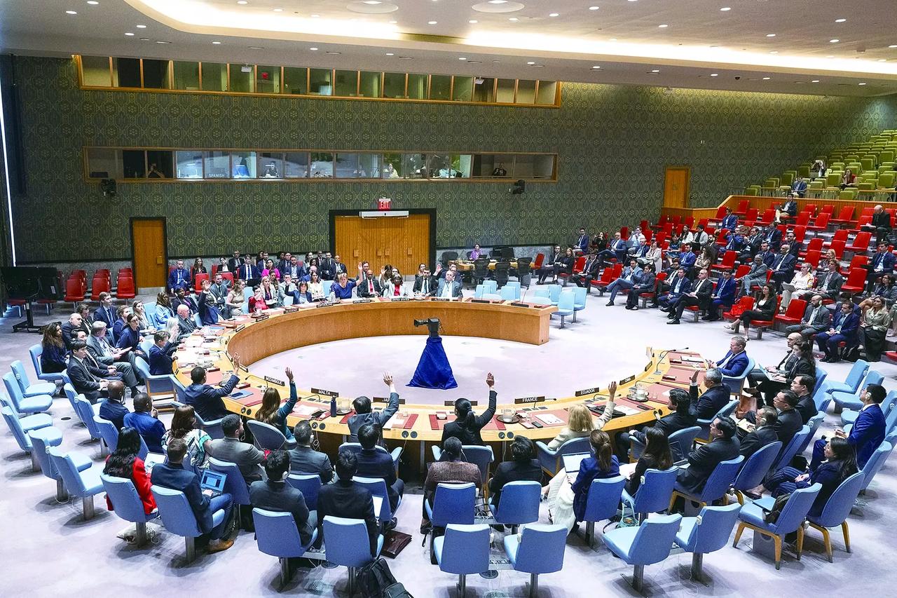 半岛电视台报道，当地时间30日，斯洛文尼亚常驻联合国大使兹博加尔表示，国际社会应