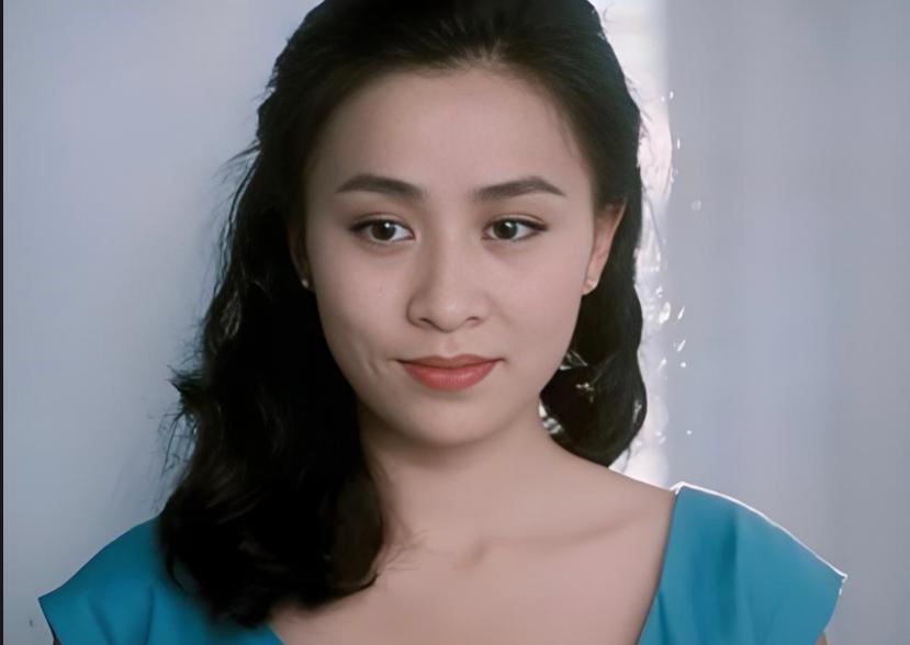 1990年的那个凌晨，成了刘嘉玲一辈子挥之不去的噩梦。25岁的她，开车赶去