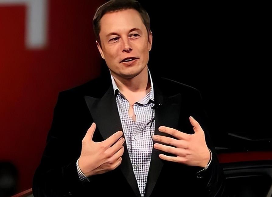 那个我们也曾求爷爷告奶奶买芯片的日子，彻底翻篇了！现在轮到美国人提着现金，排队求