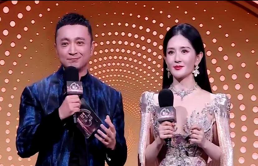 我算是看明白了，有时候毁掉你的不是犯的错，而是旁边人那一声刺耳的笑。就说湖南卫