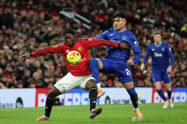 不用梅诺？阿莫林：我的职责是带队赢球曼联主帅鲁本·阿莫林强调，自己并没有故意冷落