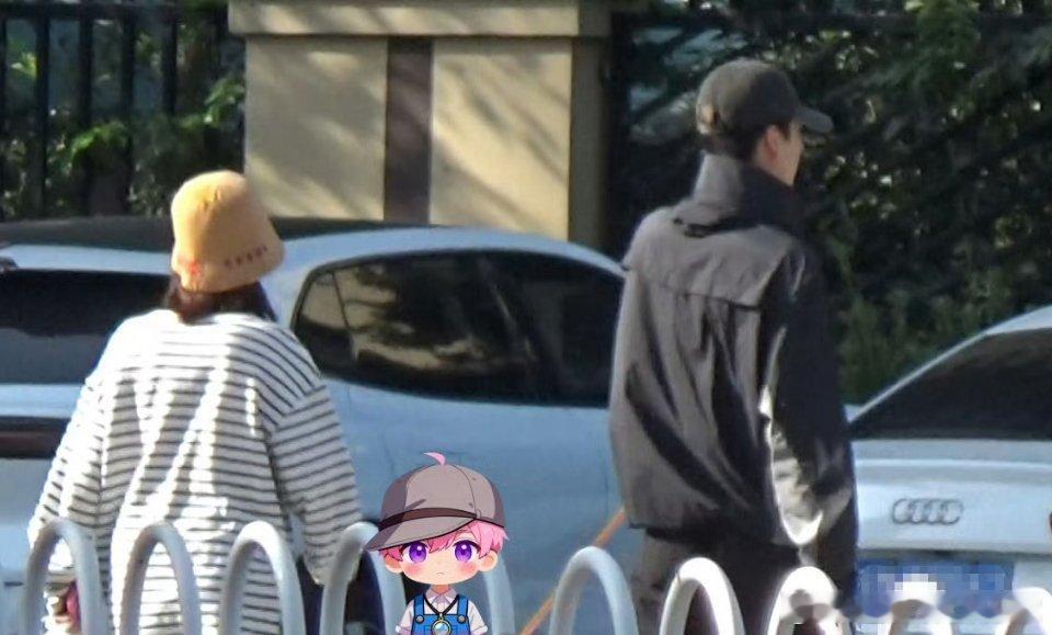 刚凭借《生万物》苏苏一角圈粉无数的邢菲，转头就被狗仔拍到了恋情实.锤，对象还是《