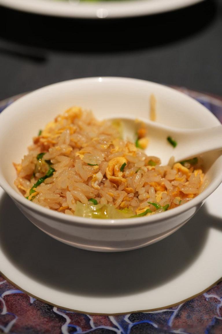 出差的时候，一人食但不想叫外卖的选择（除了炒饭实在是有点太多..