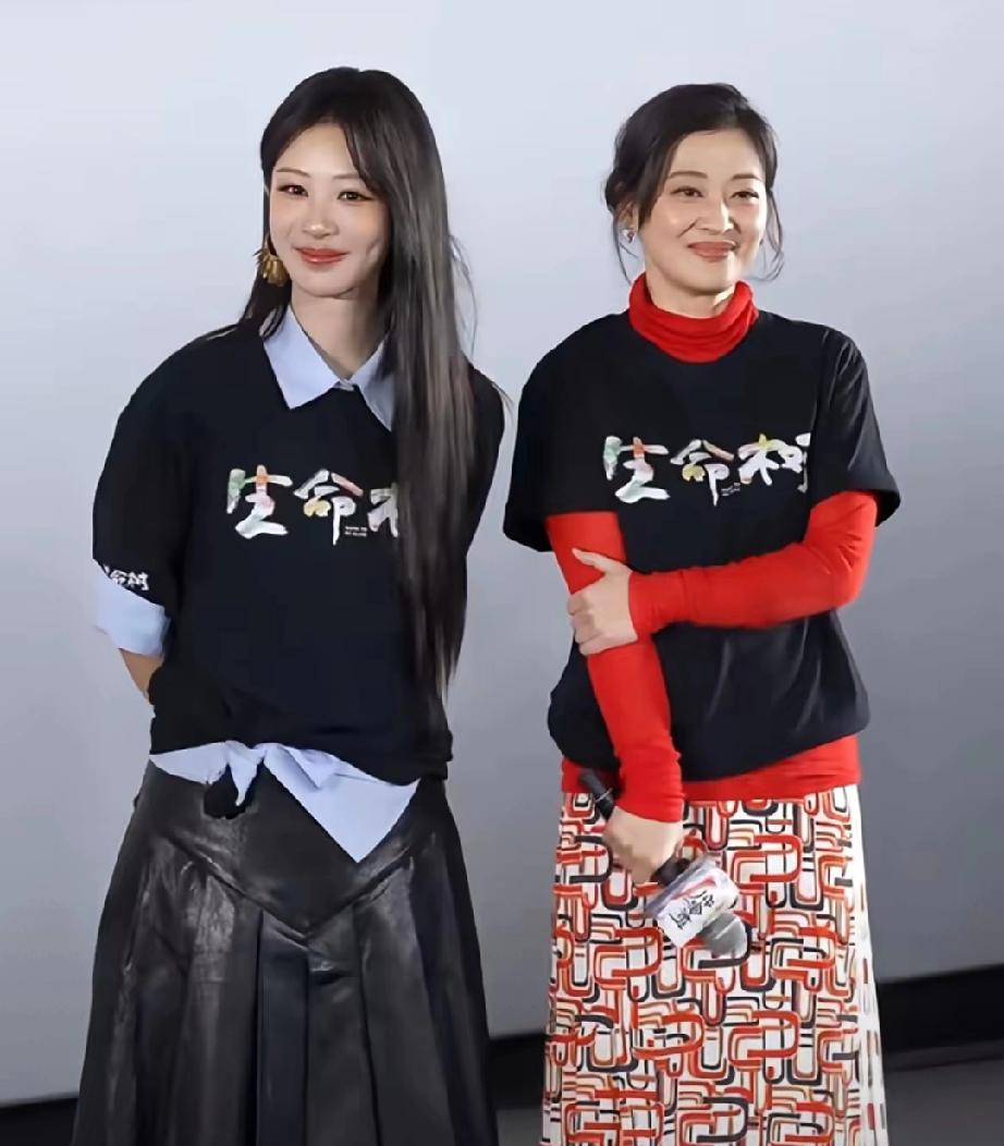 50岁的梅婷状态简直绝了，年轻又有朝气，哪看得出是俩娃妈！她与丈夫曾剑的