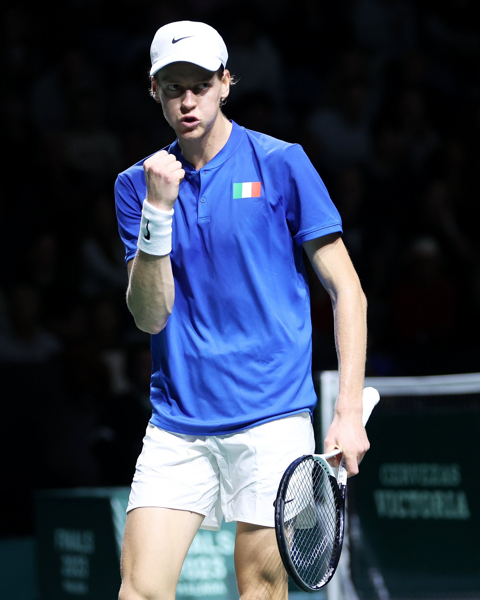 这份数据统计还挺有意思的。按照国籍划分，统计男子网坛世界排名前一百位的球员中，各