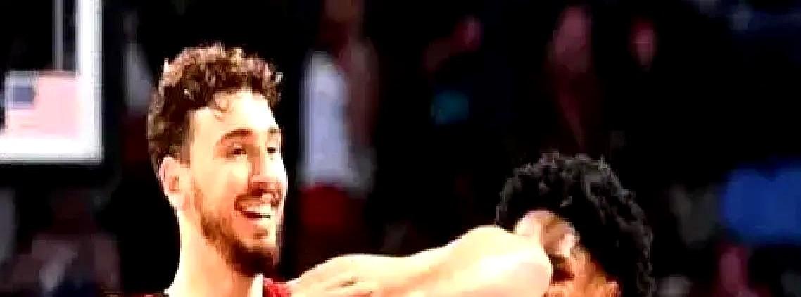 火箭不愿牺牲阿门换字母哥？之前全联盟催火箭交易年轻核心，火箭直接挂断所有电话