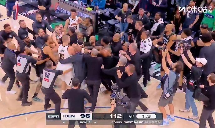 约基奇打架是不对，那麦丹上空篮就对吗？我来谈谈我个人看法！时间拨回到最后45