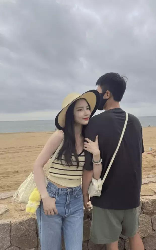 王灿回应被网友催生二胎：女性不是靠生儿子来获得尊重，家人从未给过我生育压力。#王