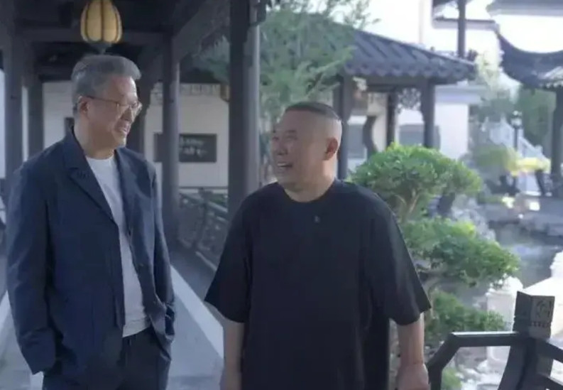 我看了王伟忠和郭德纲的采访，不知道为什么有种奇怪的感觉，王伟忠似乎有点瞧不上