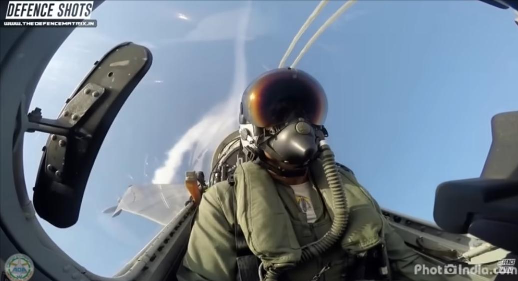 印媒反思“光辉”坠毁，称：“枭龙”远没有“光辉”稳定！😯[灵光