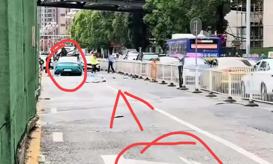 惊爆！5月17日，贵州又现惨烈车祸！一人被绿色车辆卷入轮下，悲剧再度刺痛