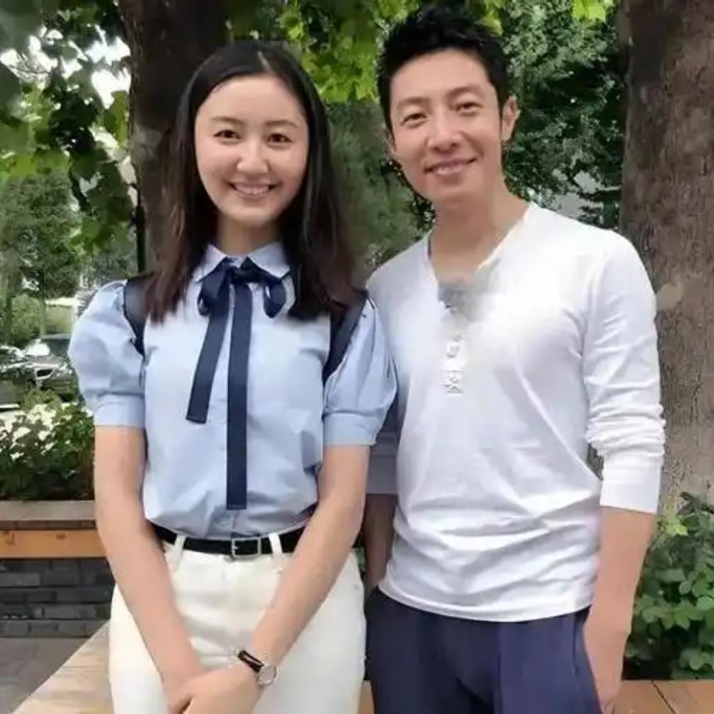 撒贝宁喊了半辈子“克星”的亲妹，原来藏了这么多暖炸的细节！全是心甘情愿的偏爱！