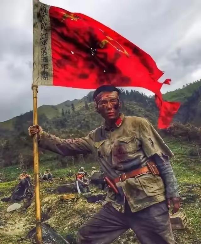 红军为什么长征？课本没讲透，不是打不赢，而是有人冒死送来一句救命的话：快走！