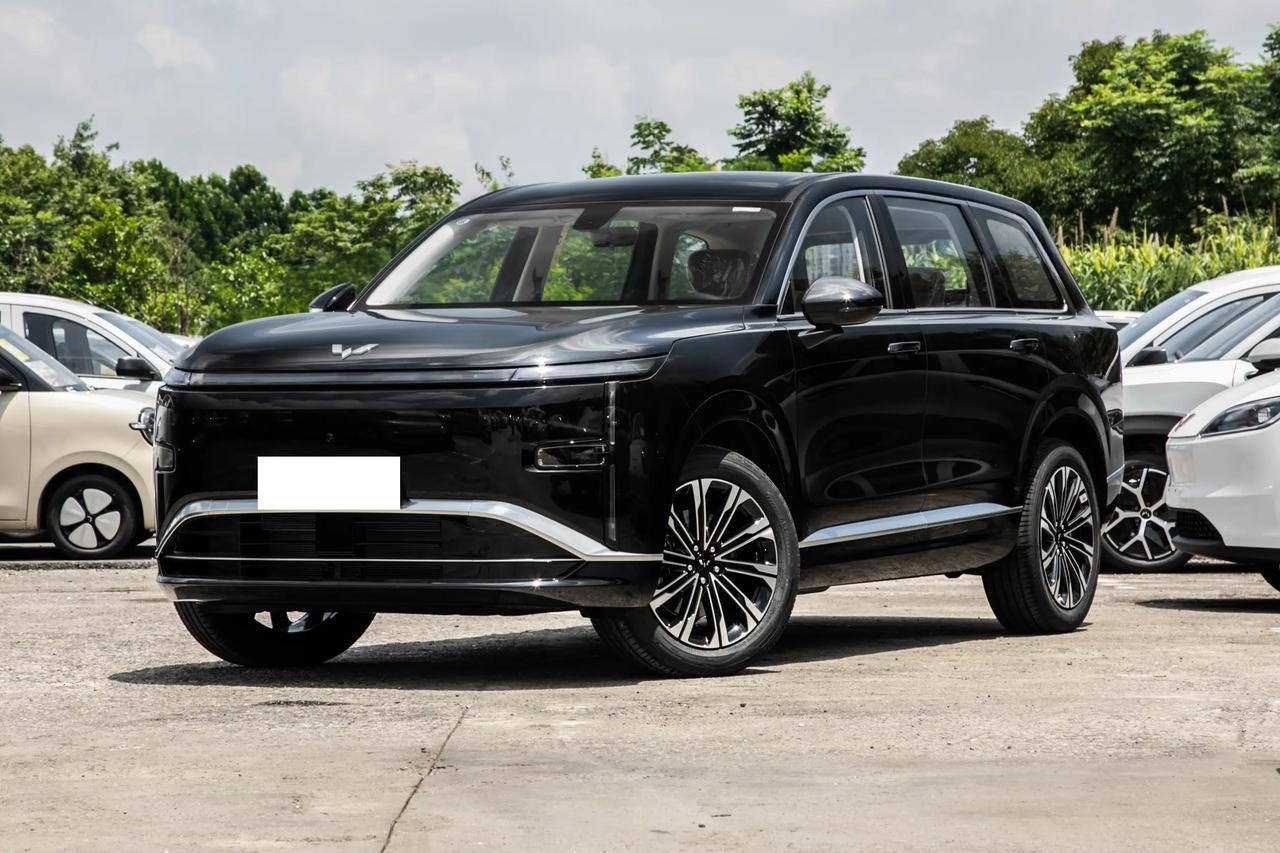 🚗我觉得五菱星光L真正该重点聊的不是大屏，而是底盘。六座SUV平时坐两个人是一