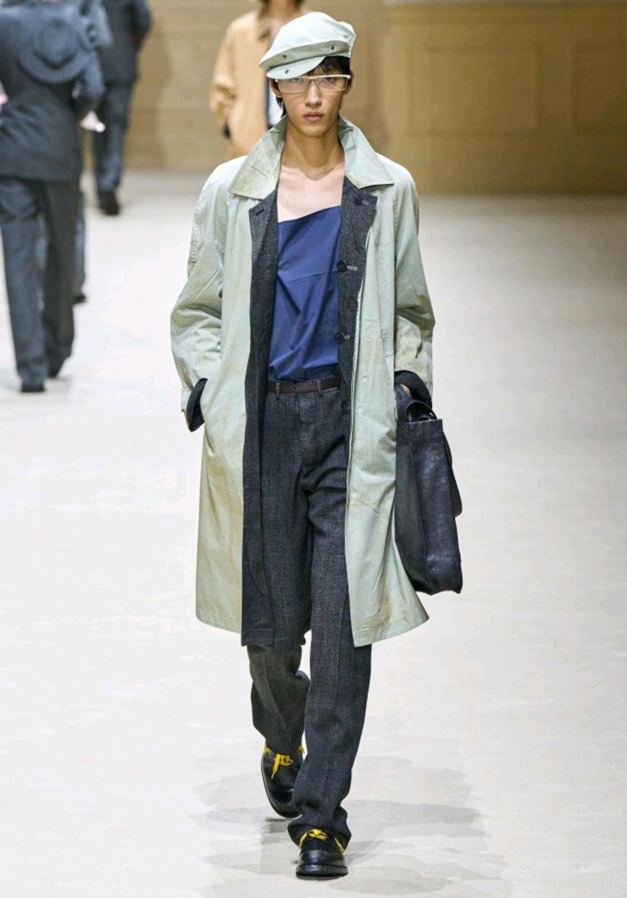 Prada2026-2027秋冬男装系列：时间褶皱里的未来叙事！本季以“考古