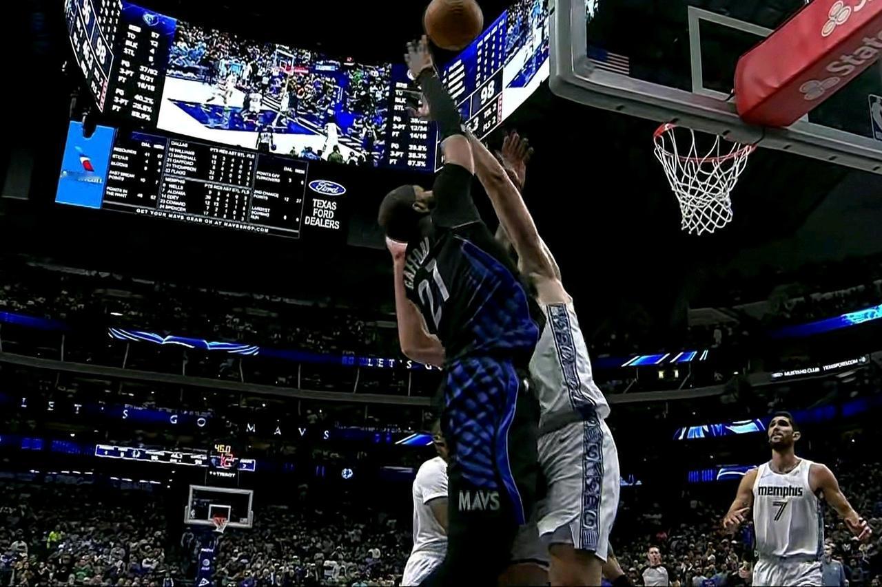 独行侠输的好诡异！！！大家发现没：独行侠最近一直在打关键时刻，今天主场打灰熊