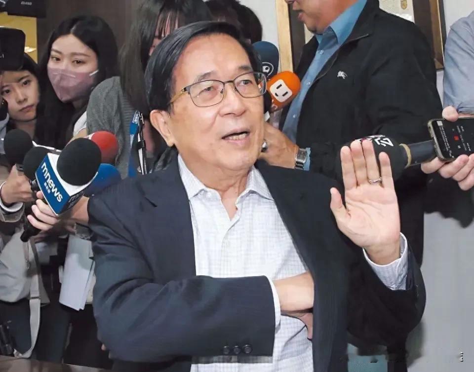 陈水扁甩锅赖清德？国民党怒怼：“你不像他！”2025年7月18日，陈水扁突