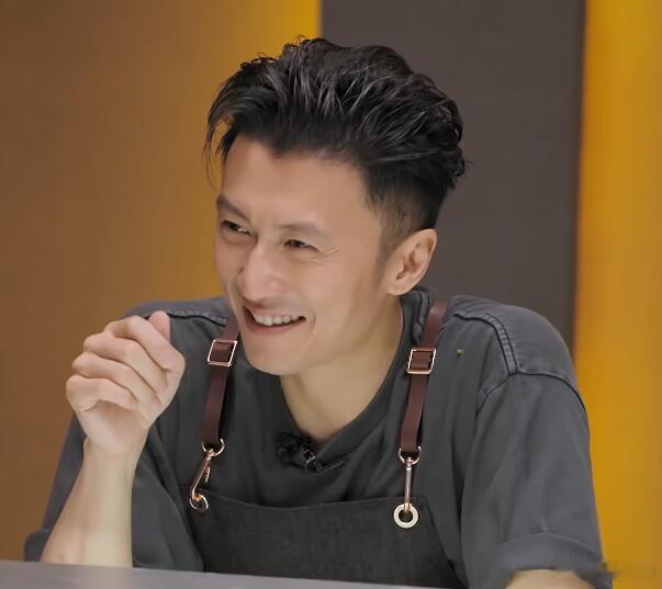 谢霆锋一进厨房就切换状态认识那么多顶级厨师不算啥，真正厉害的是他能跟人家平等交