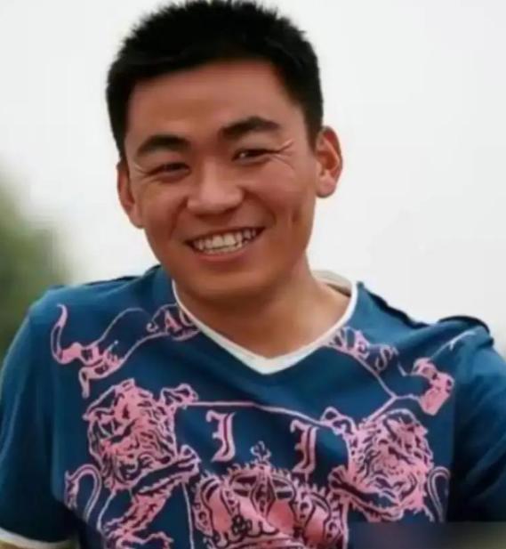 一次，郭德纲向王宝强提了个问题：“你在少林寺练了6年武术，那你最多能打多少人啊？