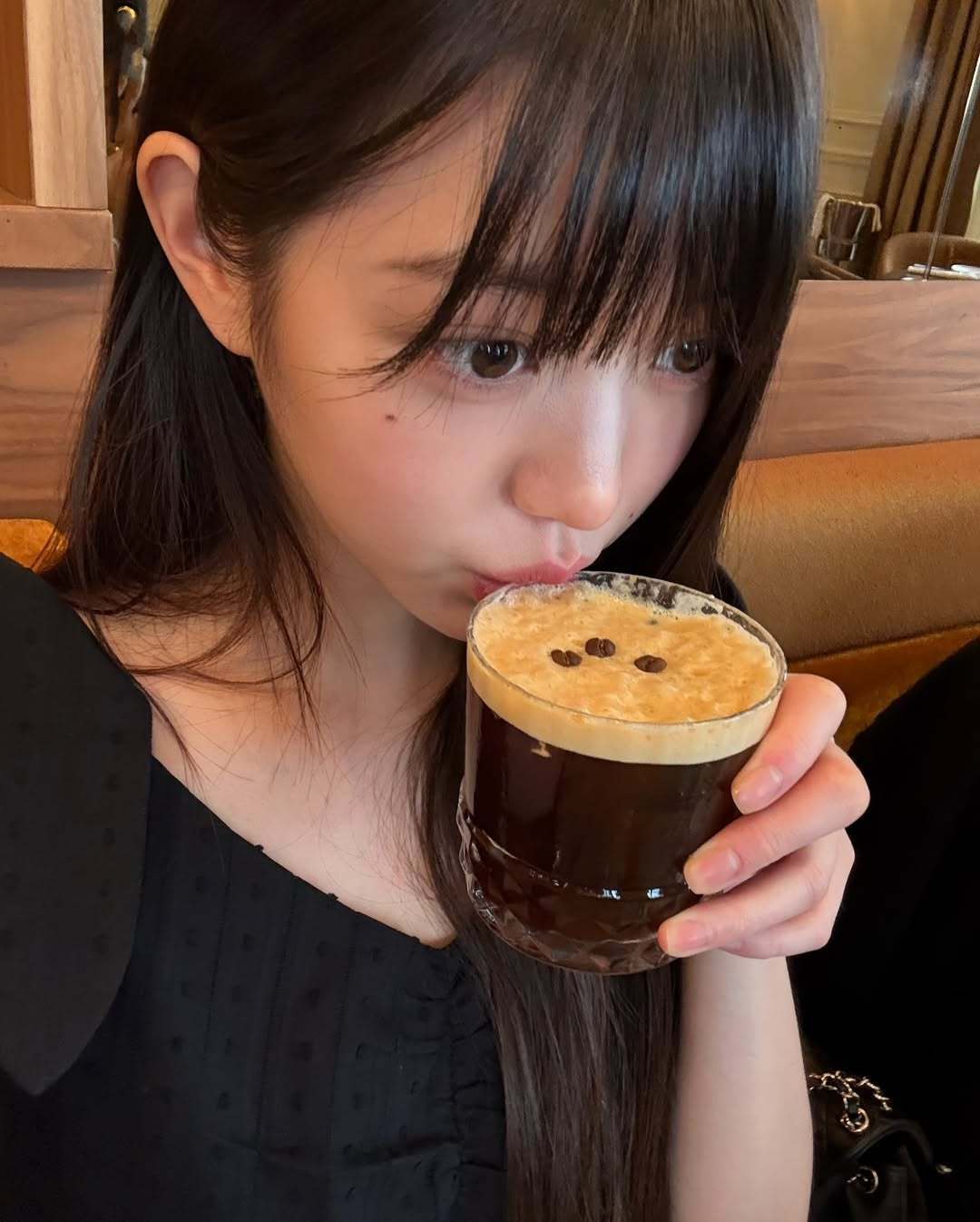 一些卵卵和食物的合照完全张元英吃饭小天才