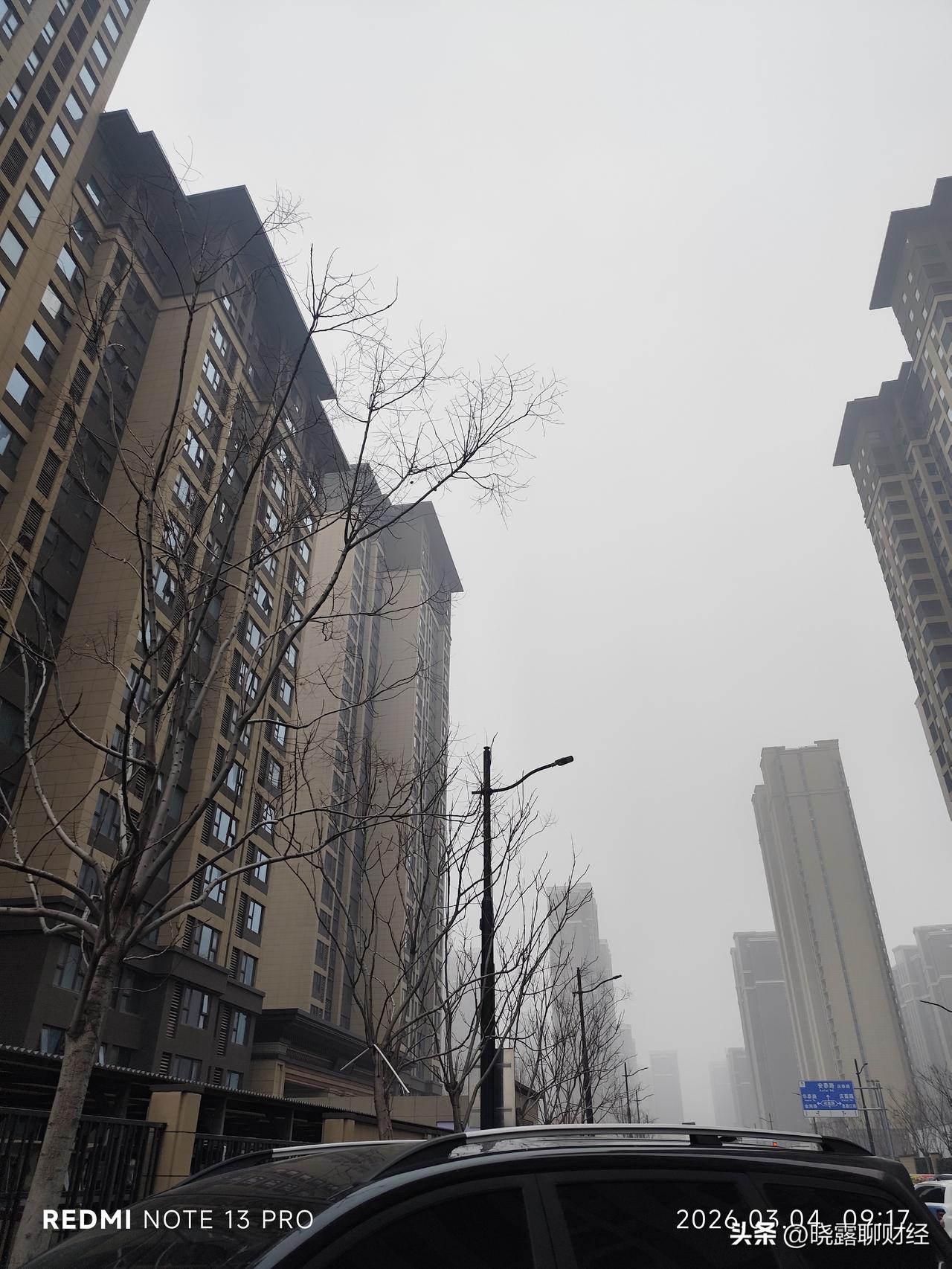 余华的活着讲了什么?余华写《活着》，用福贵的一生回答了什么叫做“直线的眼光”。福