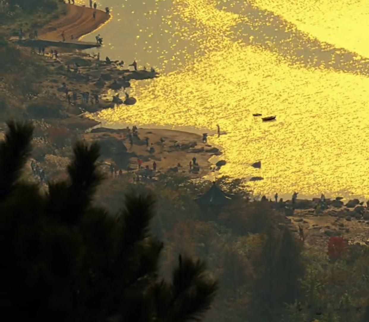 明星集体失声？丢大脸！30万人凑1800万，可讽刺的是，这波全民公益热潮里，竟