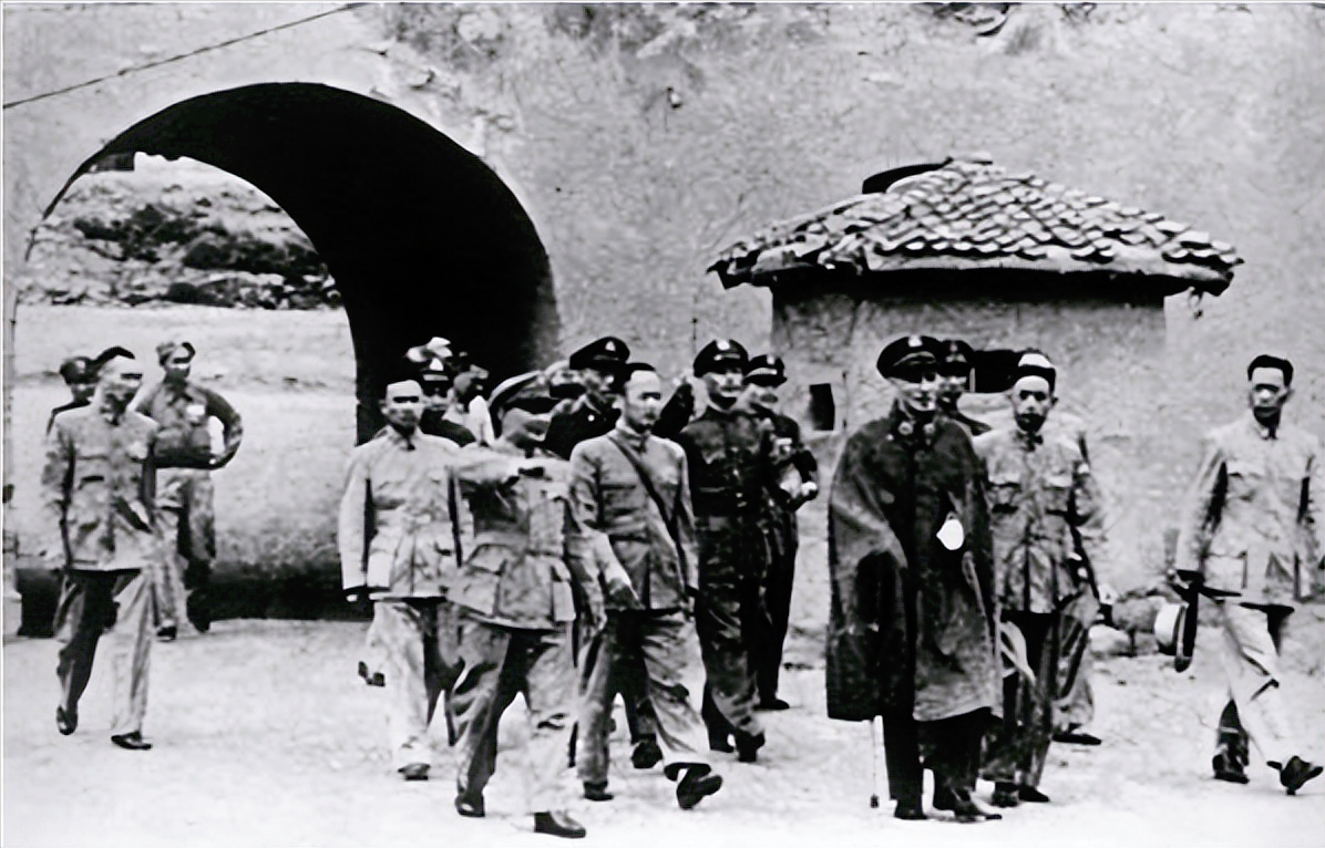 1947年，蒋介石来到延安，问一过路农民：你可见过毛泽东？谁想到，老农民的一番话