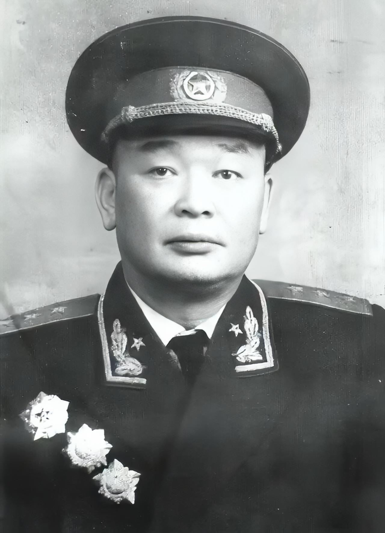 开国上将阎红彦发现八旅的纪律不好，严肃地指了出来，旅长马忠全不但不接受批评，还和