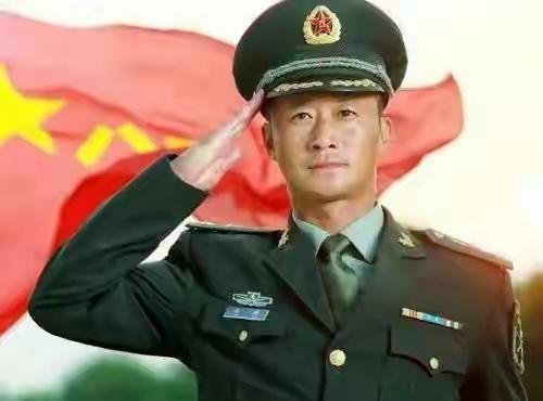 吴京，以前没有大红大紫时，看上去干净利落，充满正能量；自从《战狼二》出名后，留起