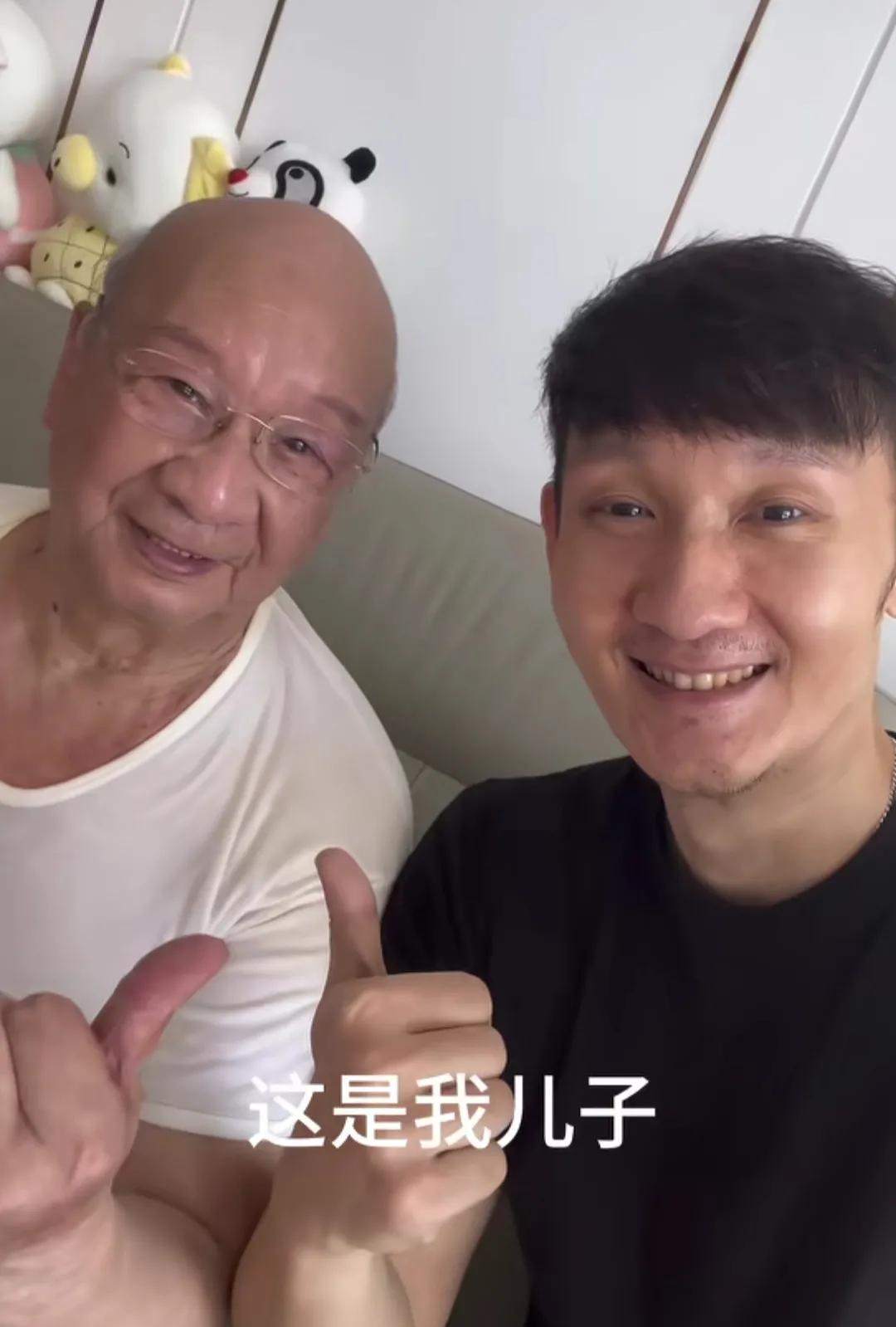 原来他们是父子!难怪长得那么像正在热播的电视剧《生万物》，郭二哥这一角色虽然戏