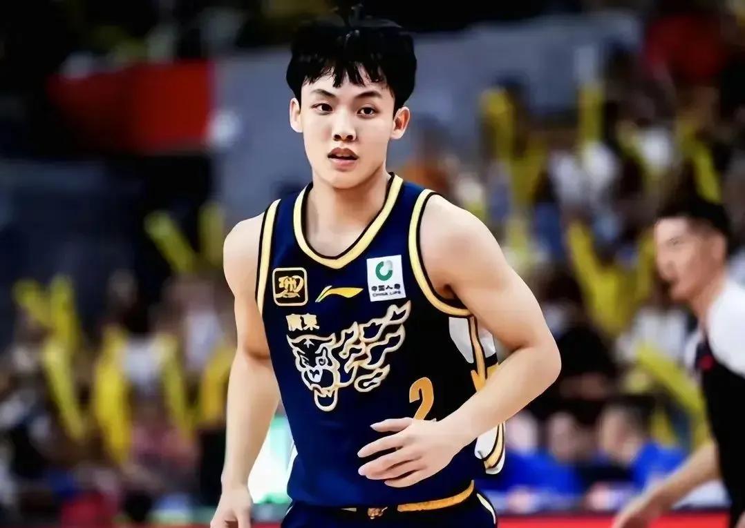 不出意外的话，本赛季CBA常规赛MVP会在以下四人中产生：1、徐杰2、贺希