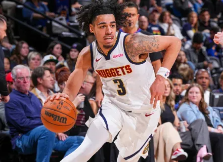 美记Ary发文表示：掘金正探索送走纳吉、泰森、斯特劳瑟三人其中之一。赛季至今