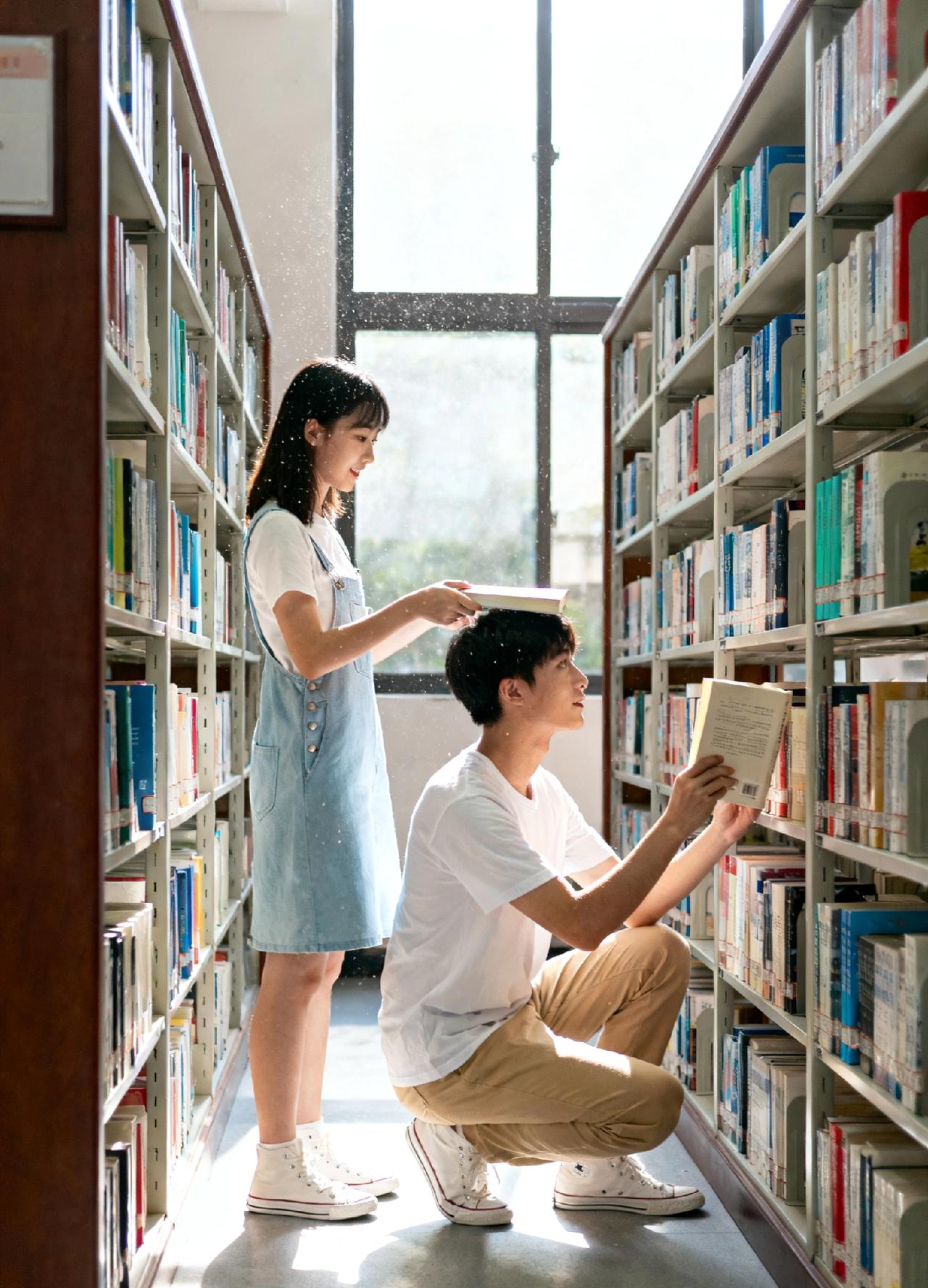 后来我们都学会了，不把情绪写在脸上你有没有过这样的时刻？加班到深夜，看着