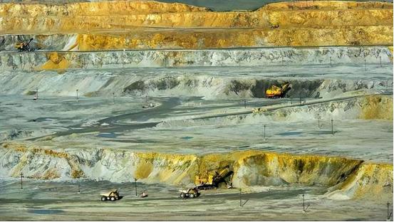 东方大国没有免费的午餐！蒙古那个超级大铜矿，距离中国边境只有80公里，却没能搭上