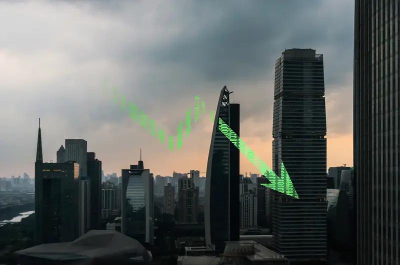 朋友贷款20万进股市炒股，到年底账户涨到38万，硬生生啃下18万的利润，比他上两