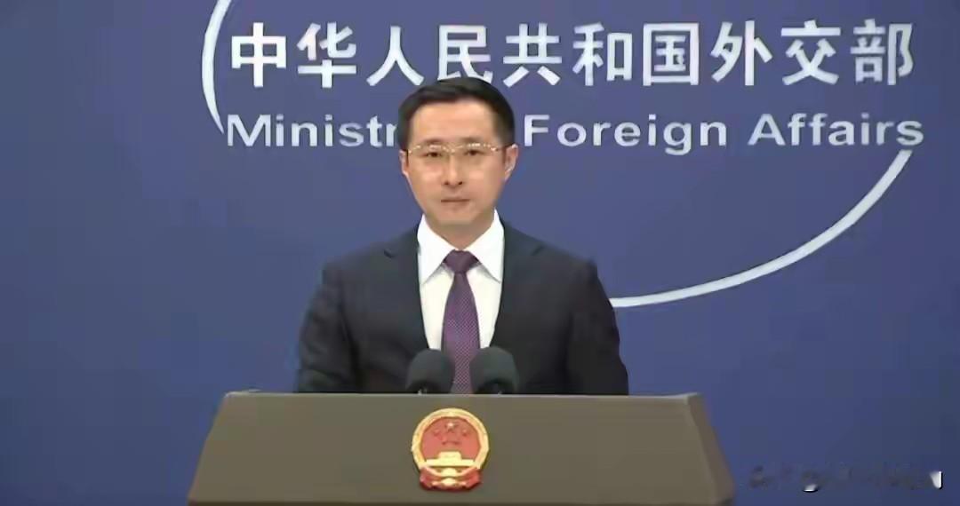 今天（12月1日），外交部例行记者会上的一幕。🇦🇺澳大利亚广播公司记者：澳