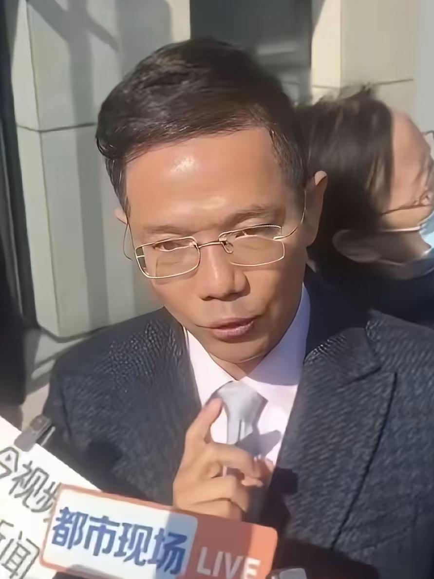 山西长治中院这波操作，简直是法治圈的“天花板级示范”！难怪李圣律师走出法院时连连